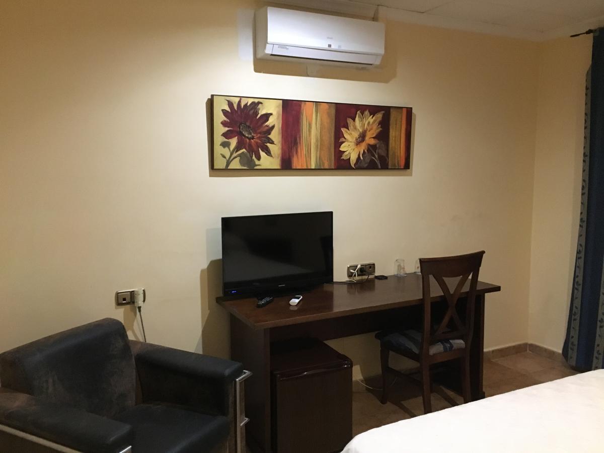 Hostal Meson Arboleas Ngoại thất bức ảnh